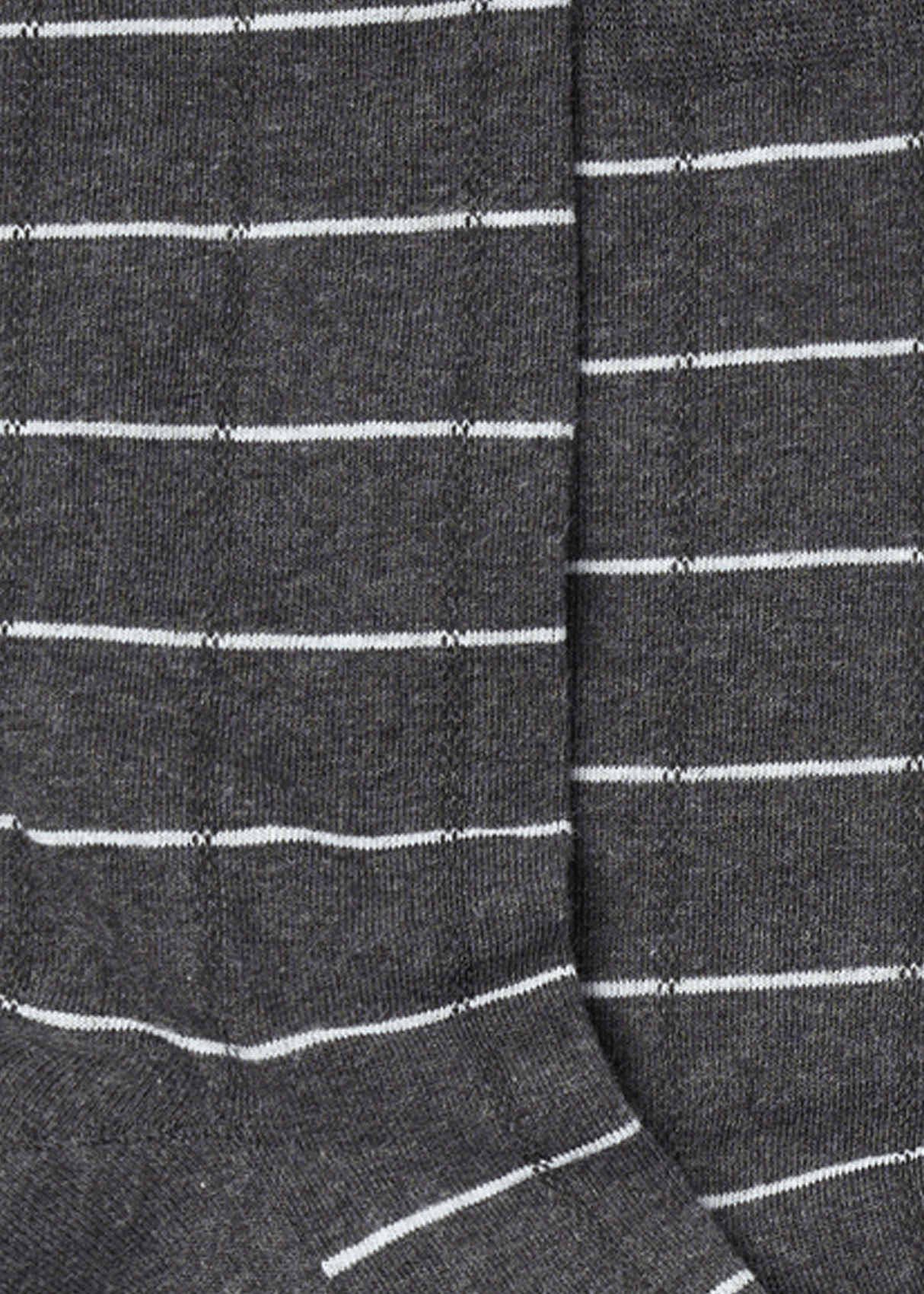 Everyday Comfort Socks | Straight Line Pattern.